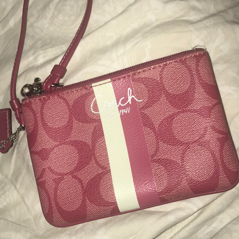 Couch wristlet